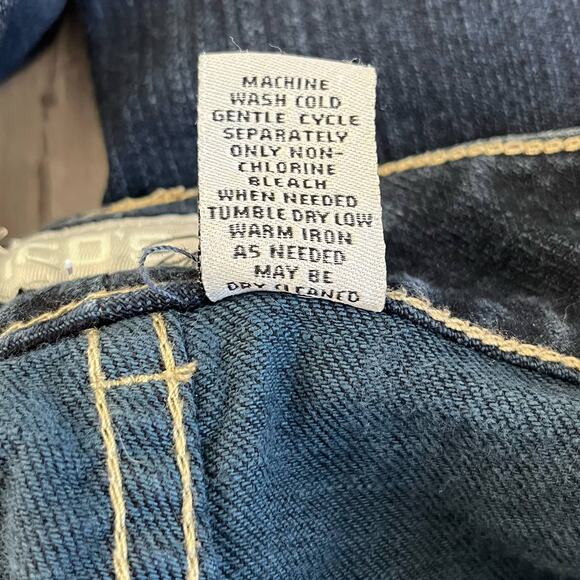 Chico's Platinum Dark Wash Bootcut Pocket Design Stretchy Comfy Cotton Jeans - Picture 4 of 10